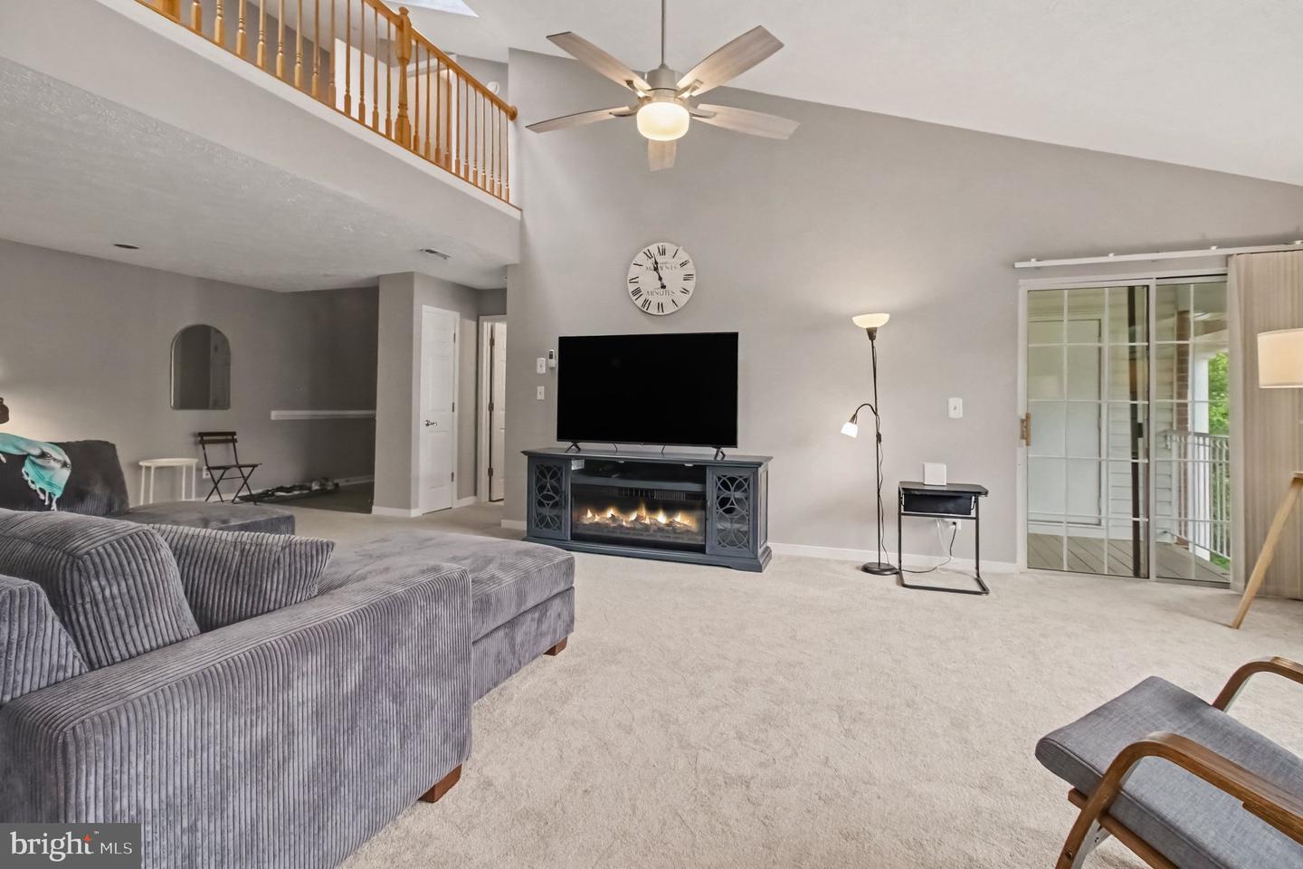 200 Burkwood Ct #200-3a Property Photo 8