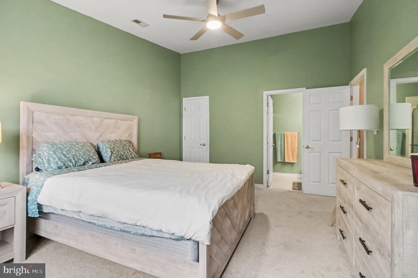 200 Burkwood Ct #200-3a Property Photo 14