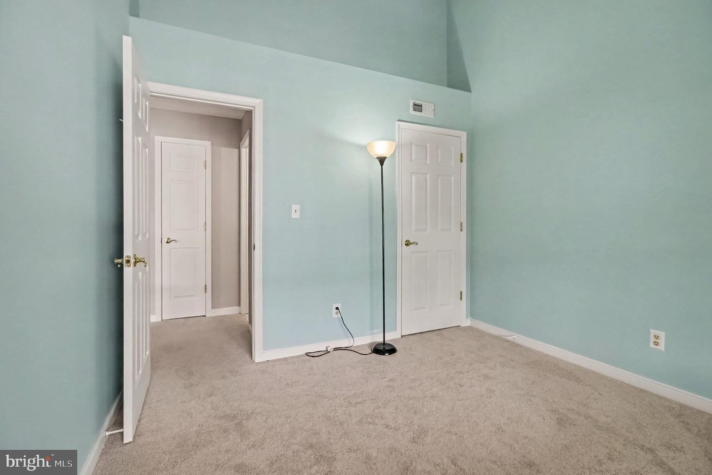 200 Burkwood Ct #200-3a Property Photo 18