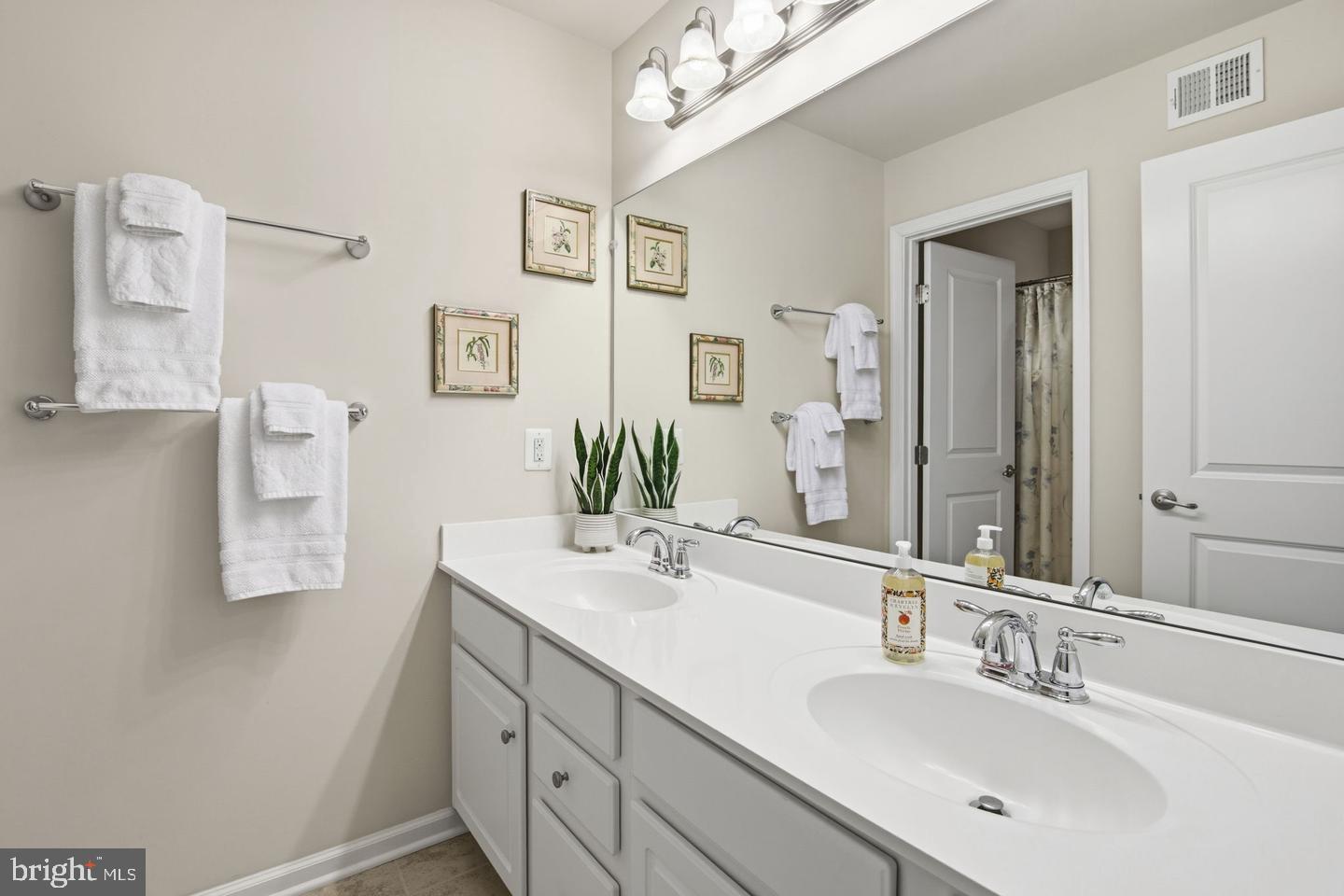 305 Tufton Cir Property Photo 19