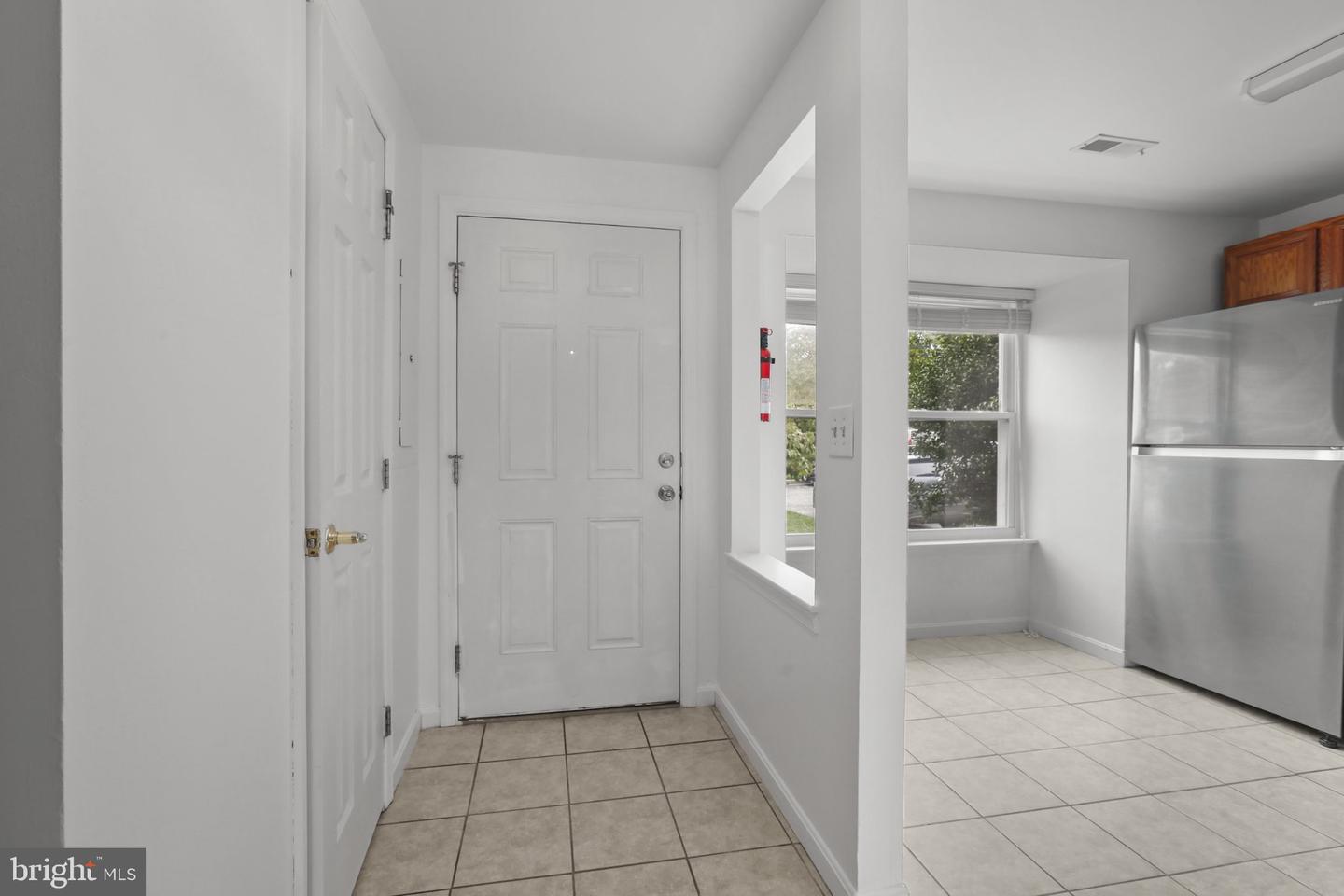 1215 Independence Sq Property Photo 5