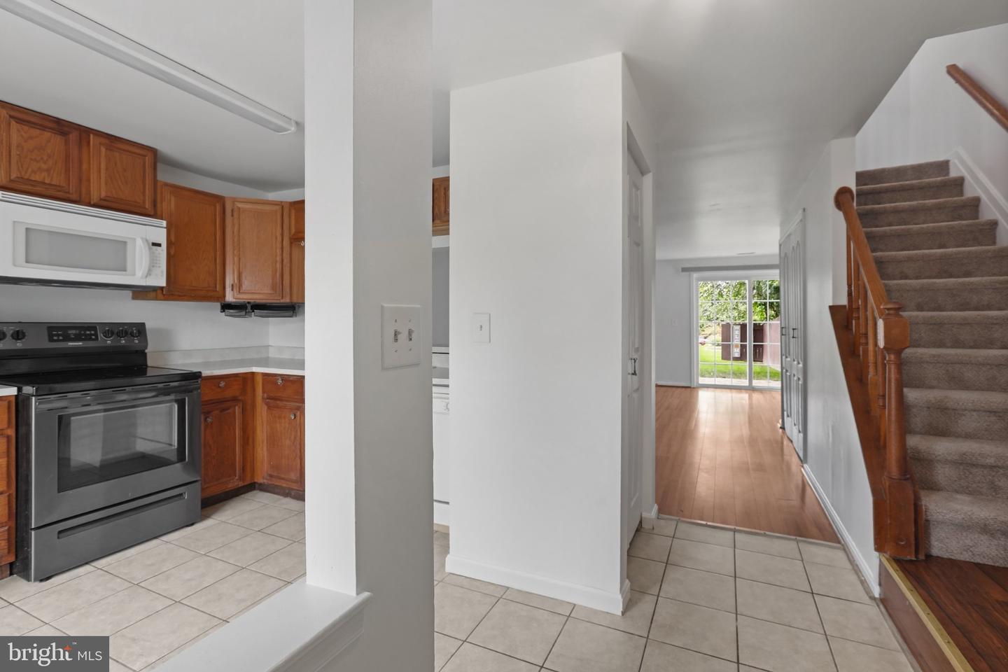 1215 Independence Sq Property Photo 6