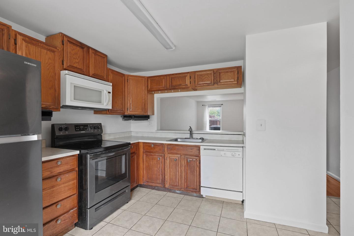 1215 Independence Sq Property Photo 9