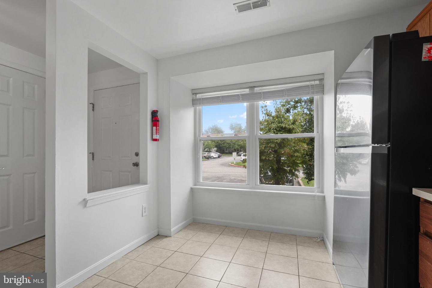 1215 Independence Sq Property Photo 10