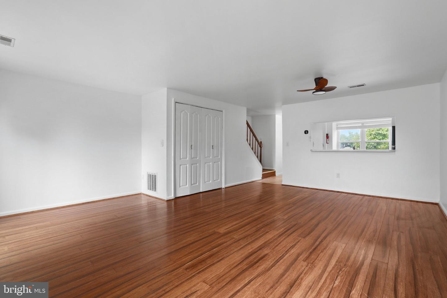 1215 Independence Sq Property Photo 13