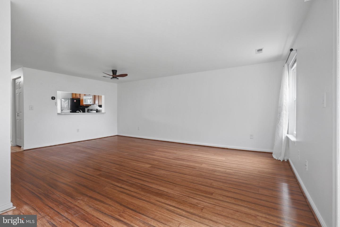 1215 Independence Sq Property Photo 14