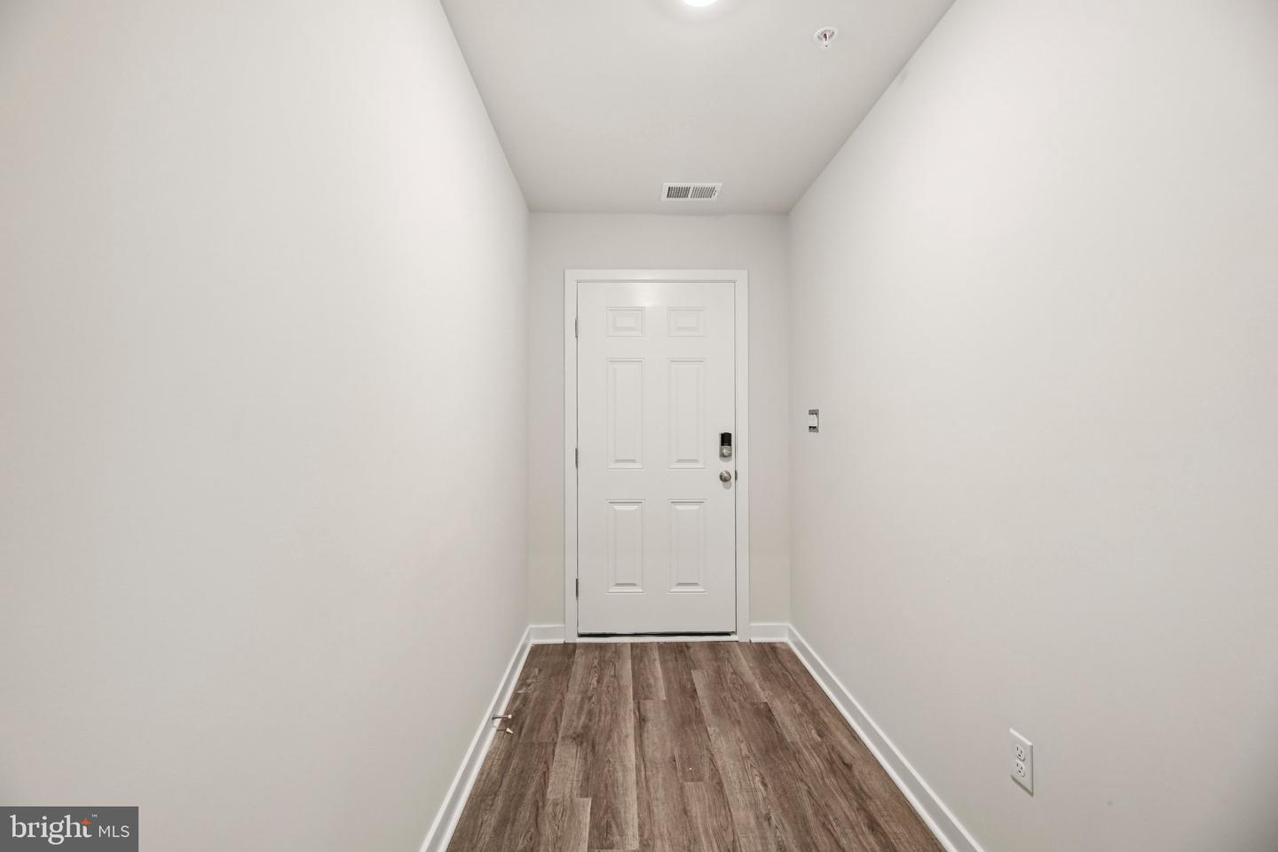 721 Beadilly Way Property Photo 7