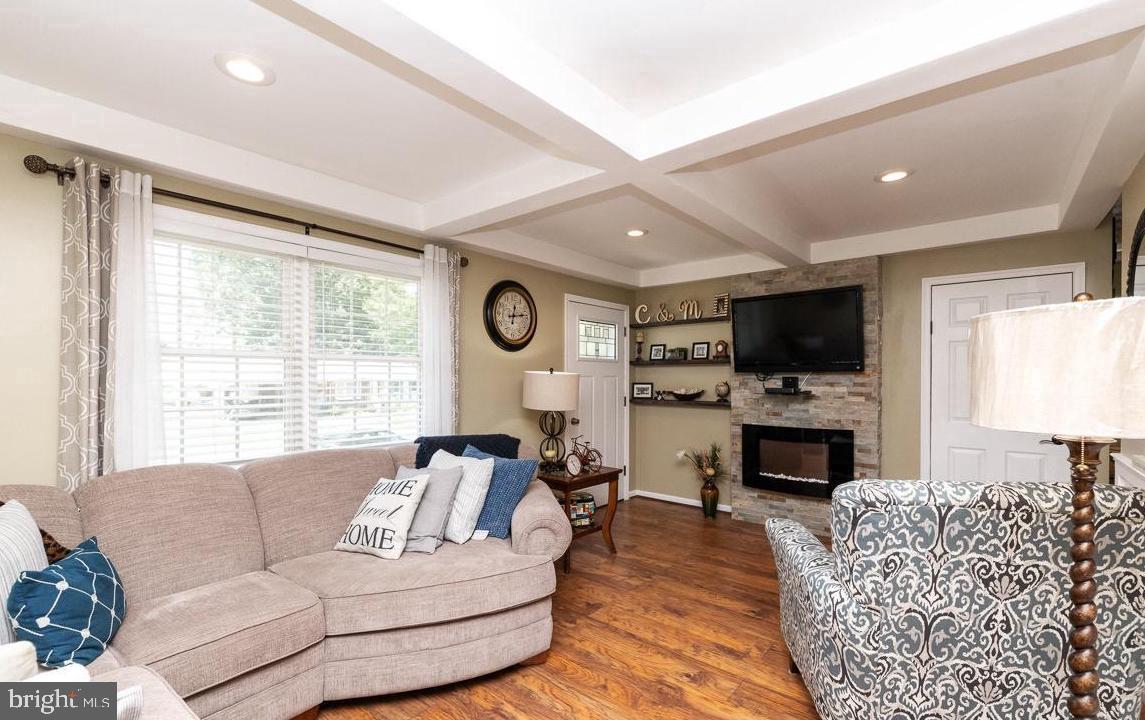 609 Wingleaf Ct Property Photo 4
