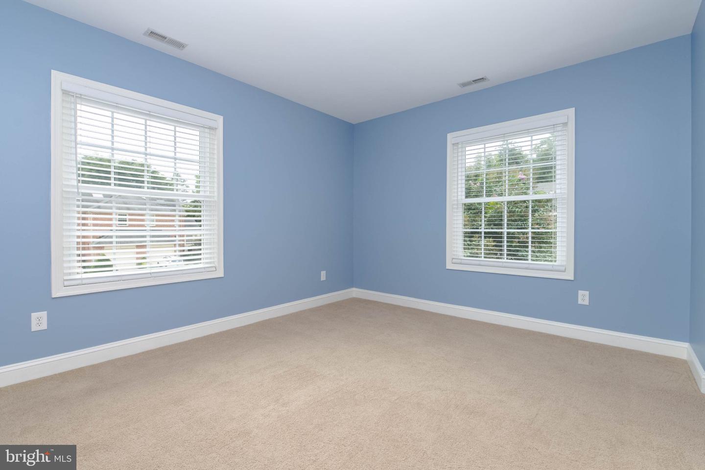 212 Wellington Ct Property Photo 13