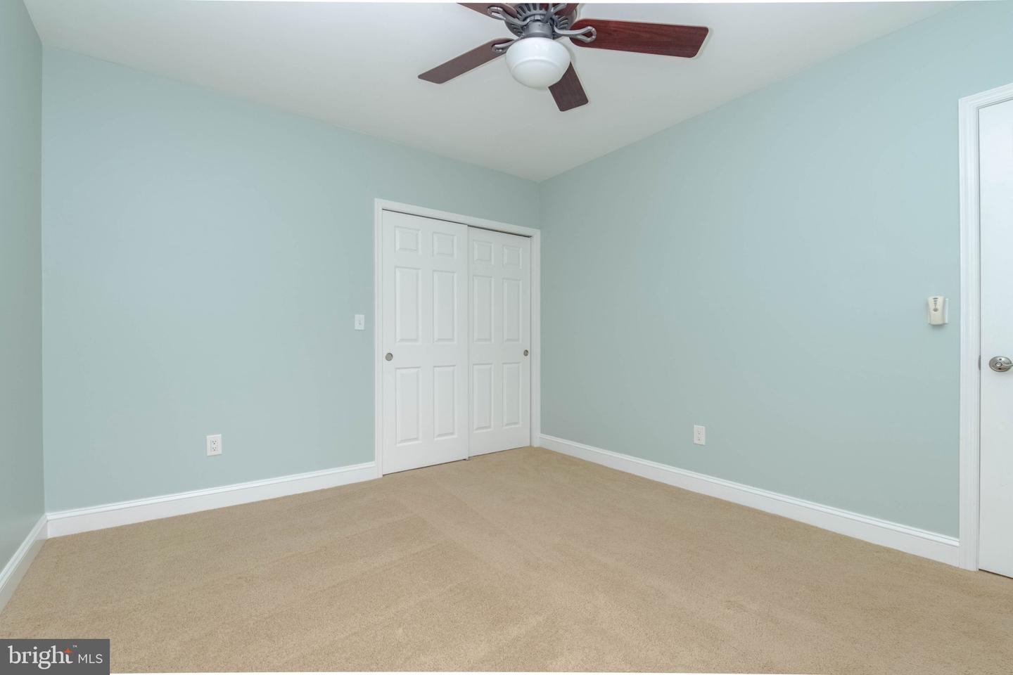 212 Wellington Ct Property Photo 34