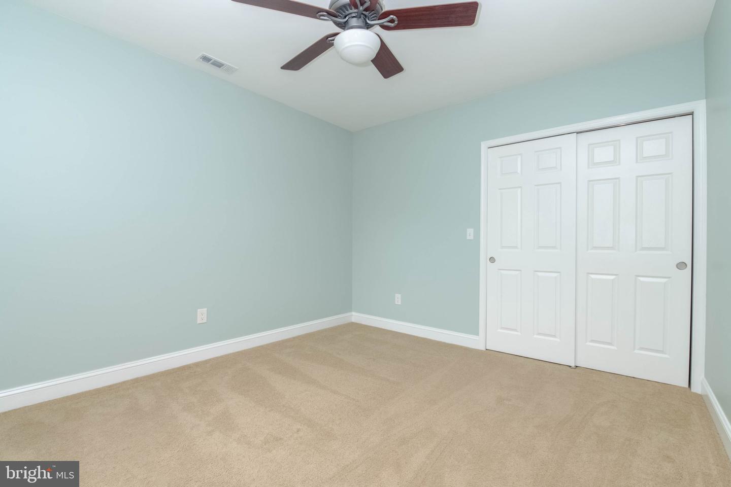 212 Wellington Ct Property Photo 36