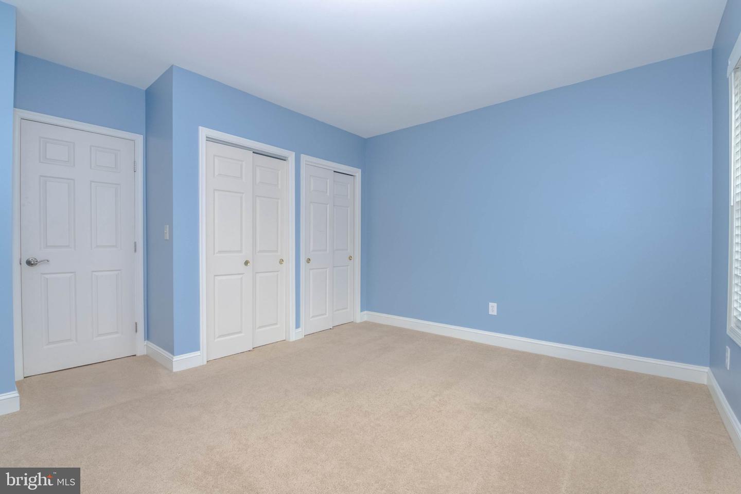 212 Wellington Ct Property Photo 37