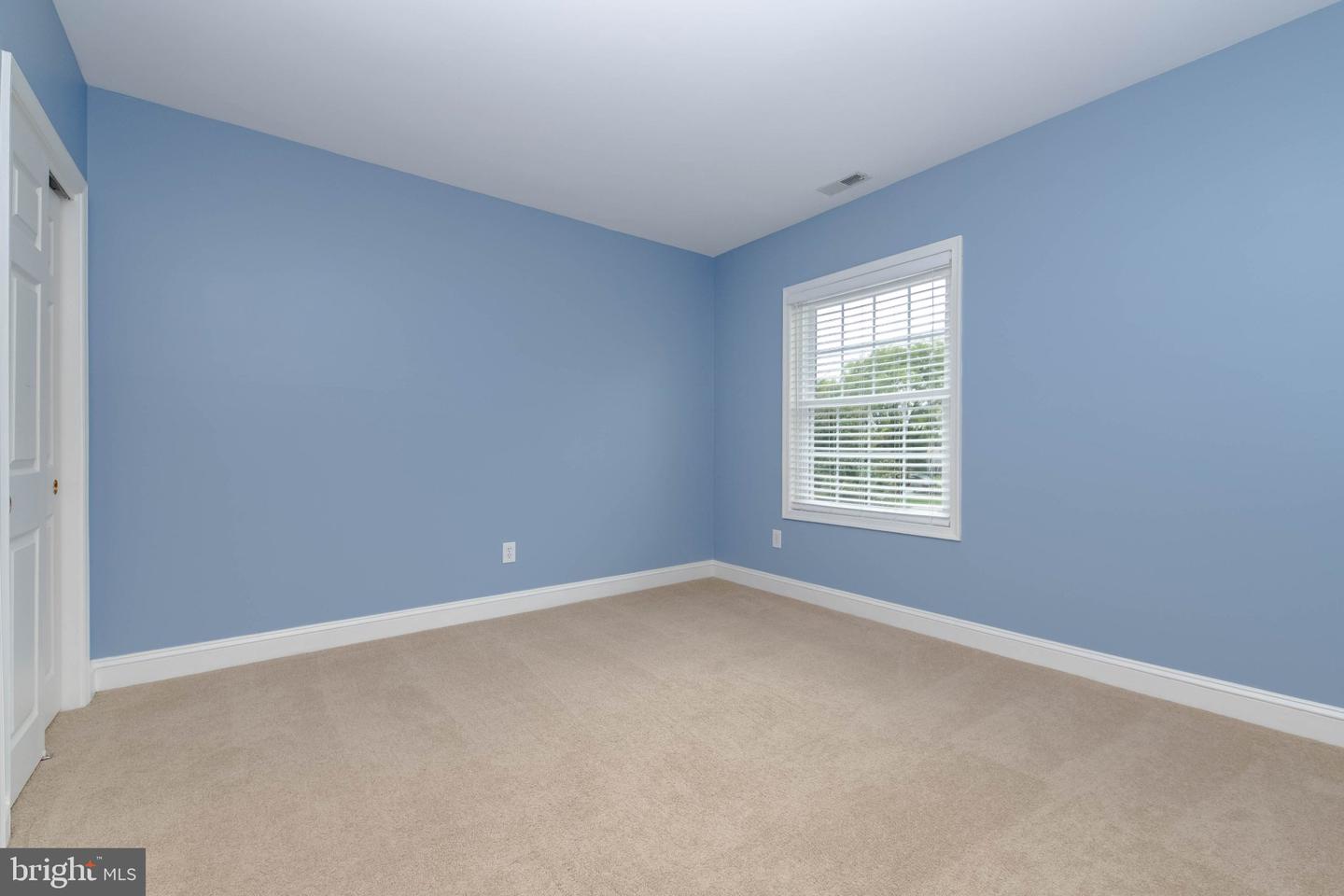 212 Wellington Ct Property Photo 38