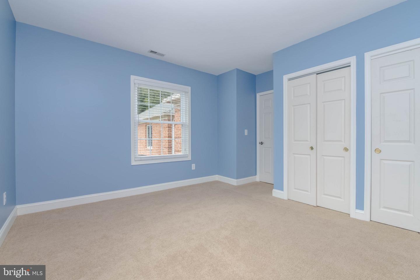 212 Wellington Ct Property Photo 39