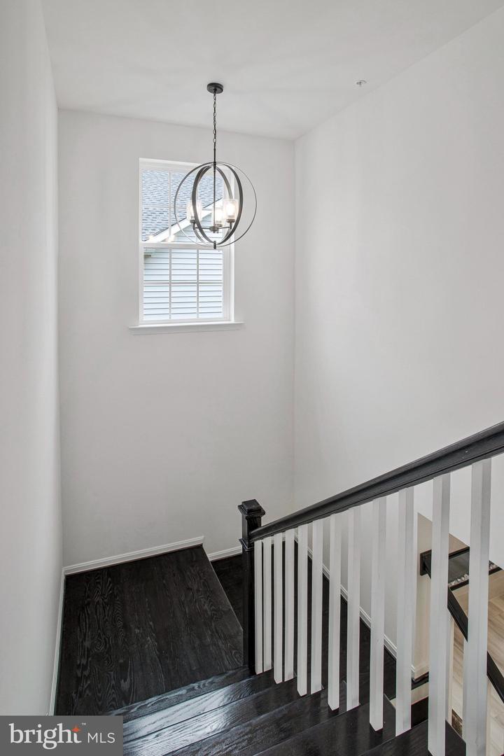 1607 Shady Tree Ct Property Photo 9
