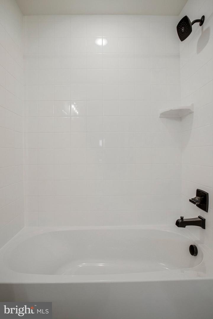 1607 Shady Tree Ct Property Photo 11