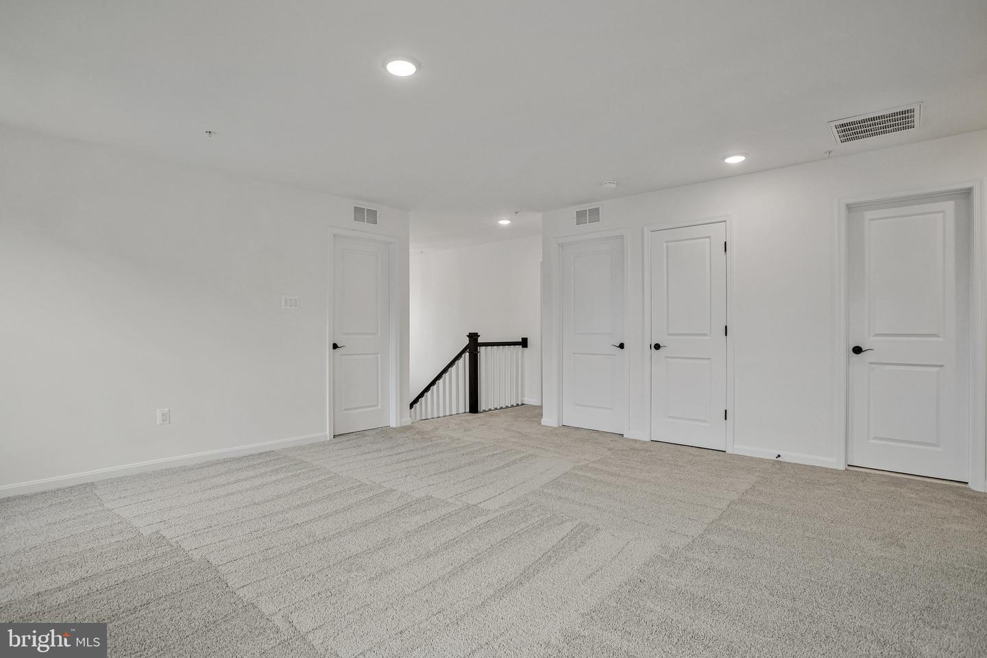 1607 Shady Tree Ct Property Photo 18