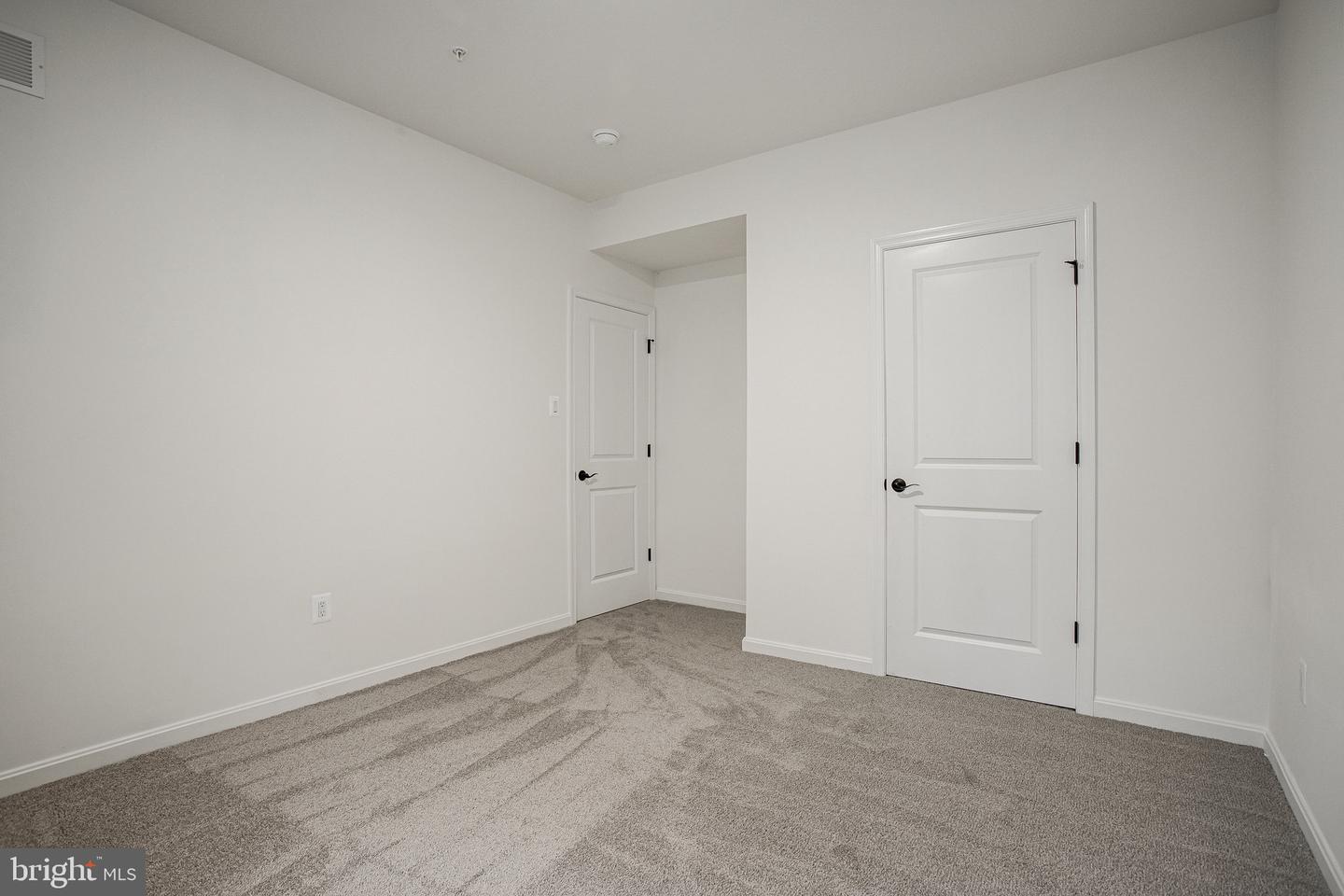 1607 Shady Tree Ct Property Photo 23