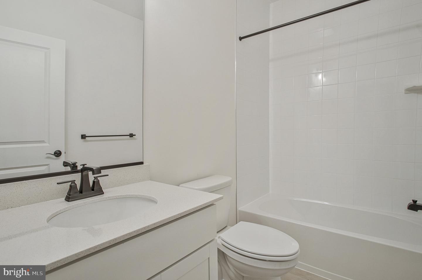 1607 Shady Tree Ct Property Photo 24