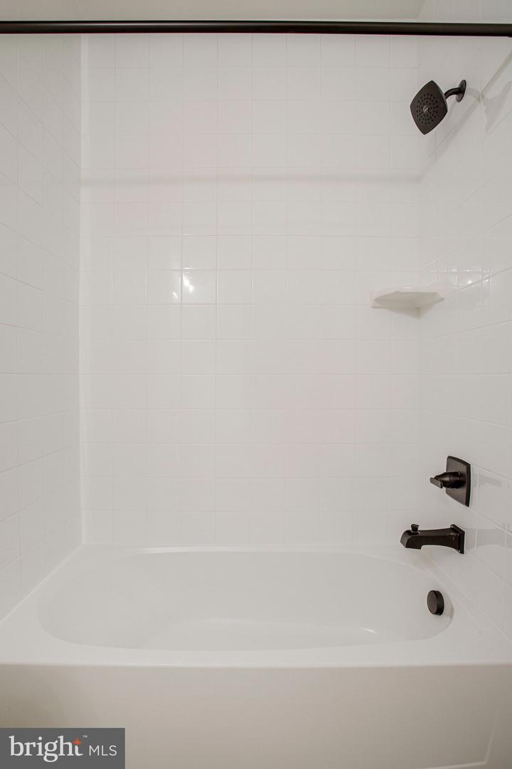 1607 Shady Tree Ct Property Photo 26