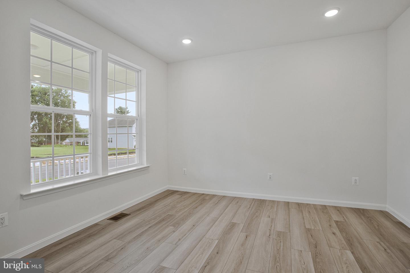 1607 Shady Tree Ct Property Photo 34