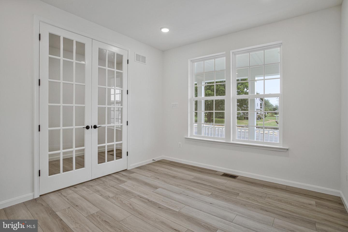 1607 Shady Tree Ct Property Photo 36