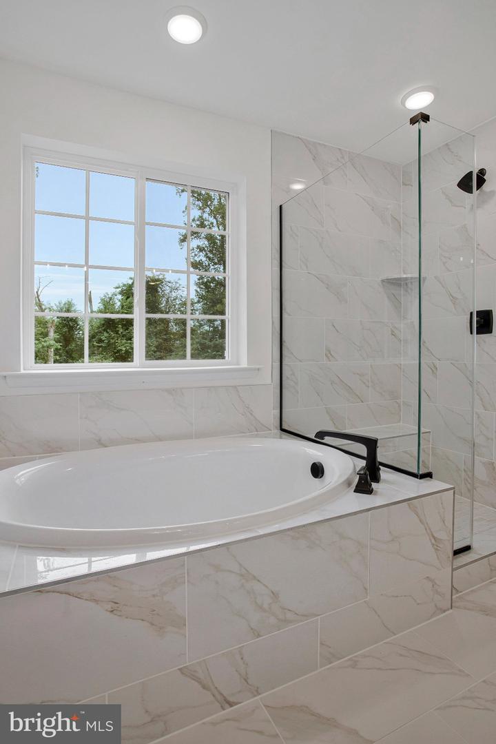 1607 Shady Tree Ct Property Photo 65