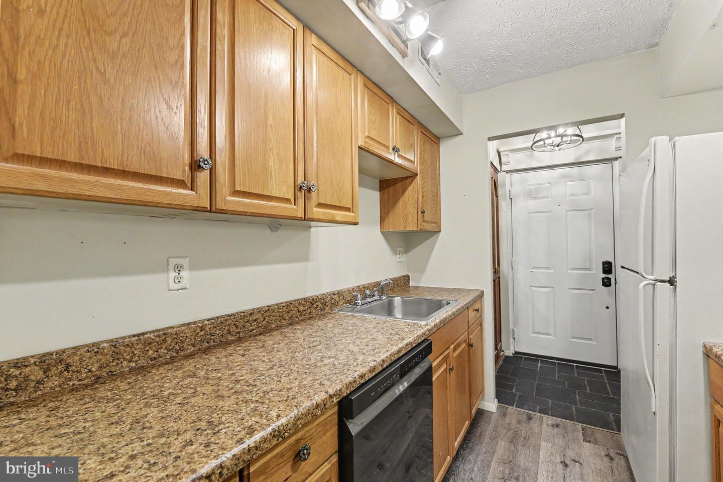991 Bern Dr #991-3a Property Photo 6