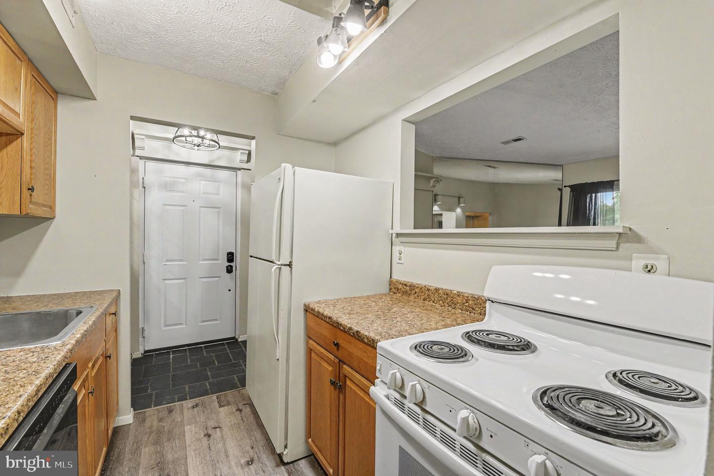 991 Bern Dr #991-3a Property Photo 7