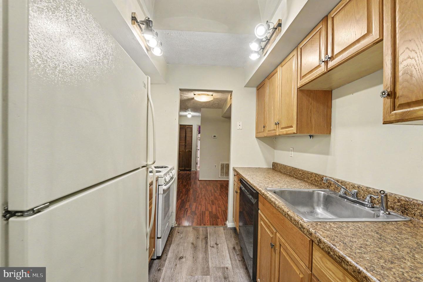 991 Bern Dr #991-3a Property Photo 8