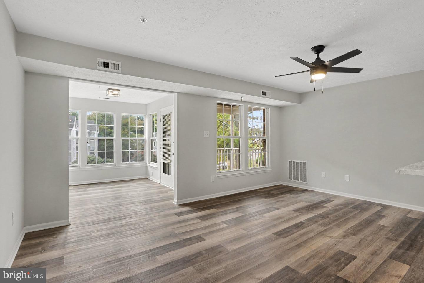900-e Jessicas Ln #900-e Property Photo 4