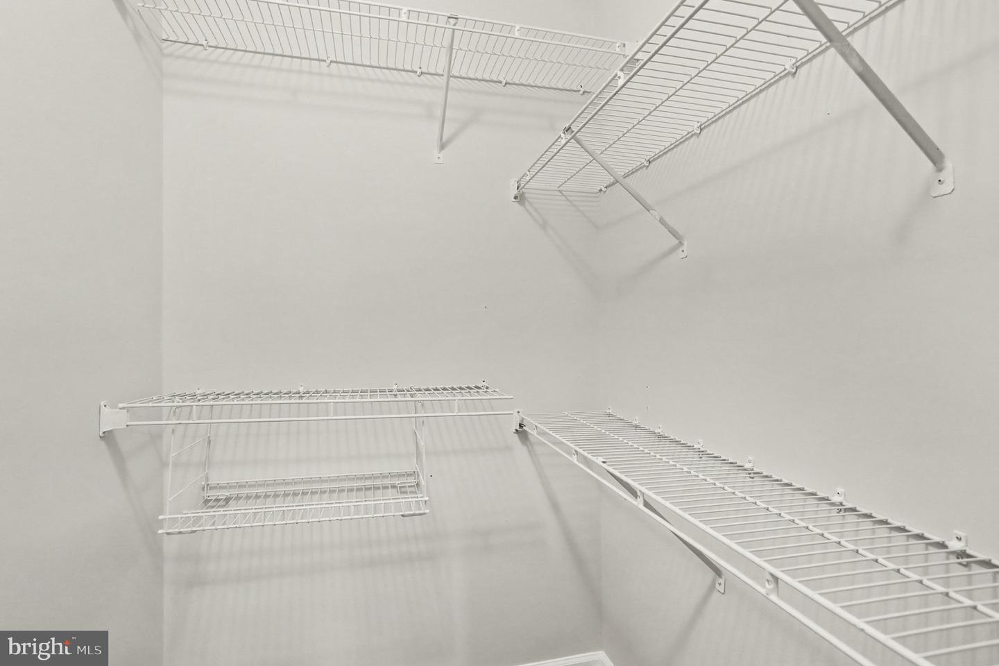 900-e Jessicas Ln #900-e Property Photo 13