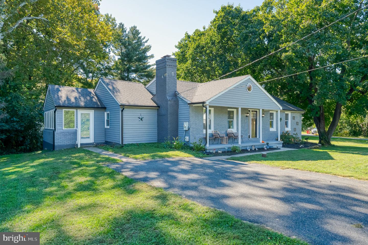 5 Woodside Dr Property Photo 1