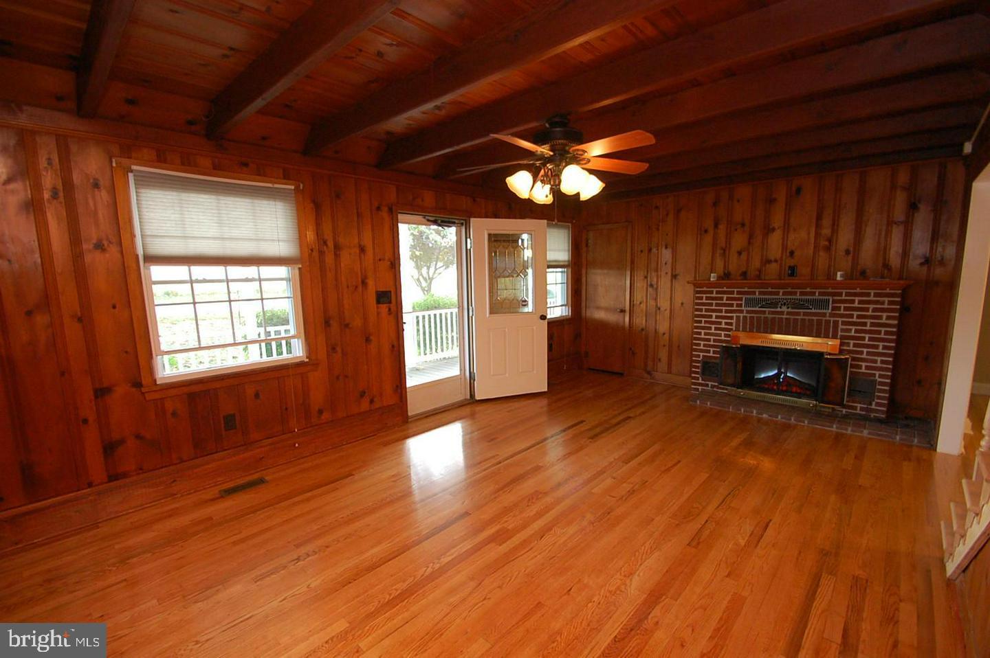 2645 Putnam Rd Property Photo 2