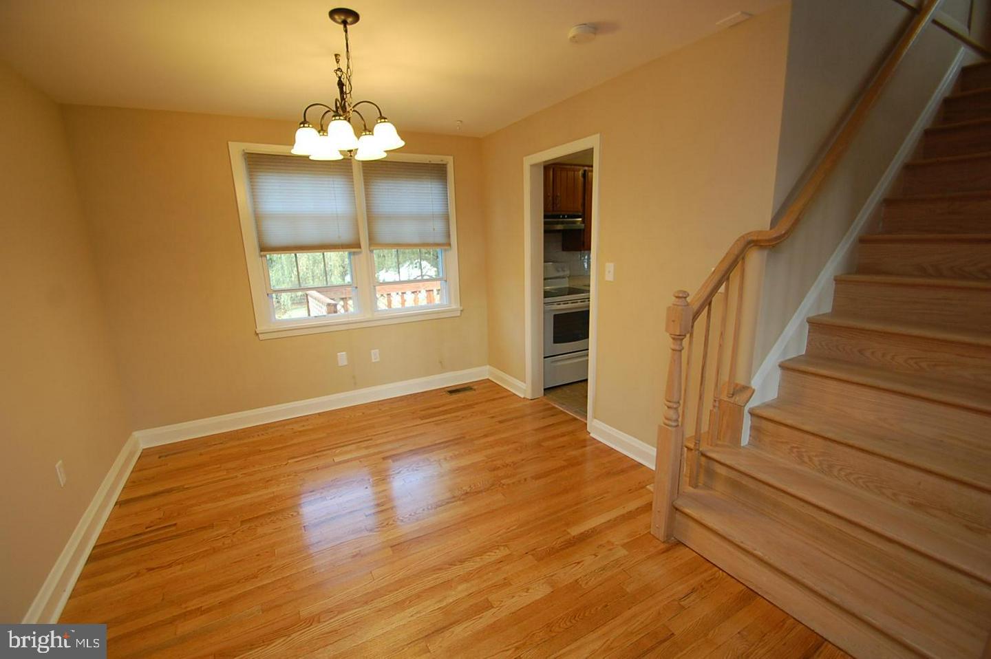 2645 Putnam Rd Property Photo 4