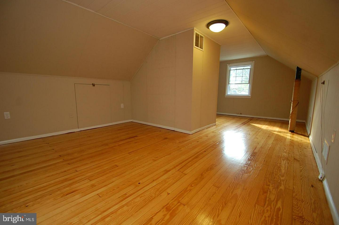 2645 Putnam Rd Property Photo 5