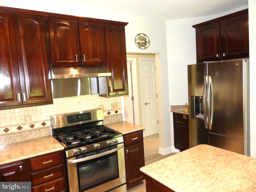 303 Tiree Ct #402 Property Photo 13