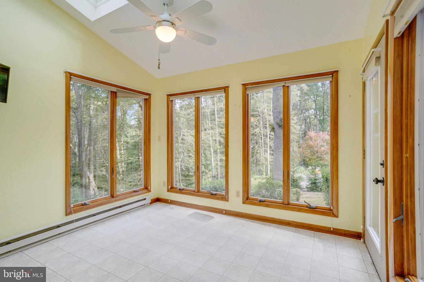 2010 Fallsgrove Way Property Photo 26