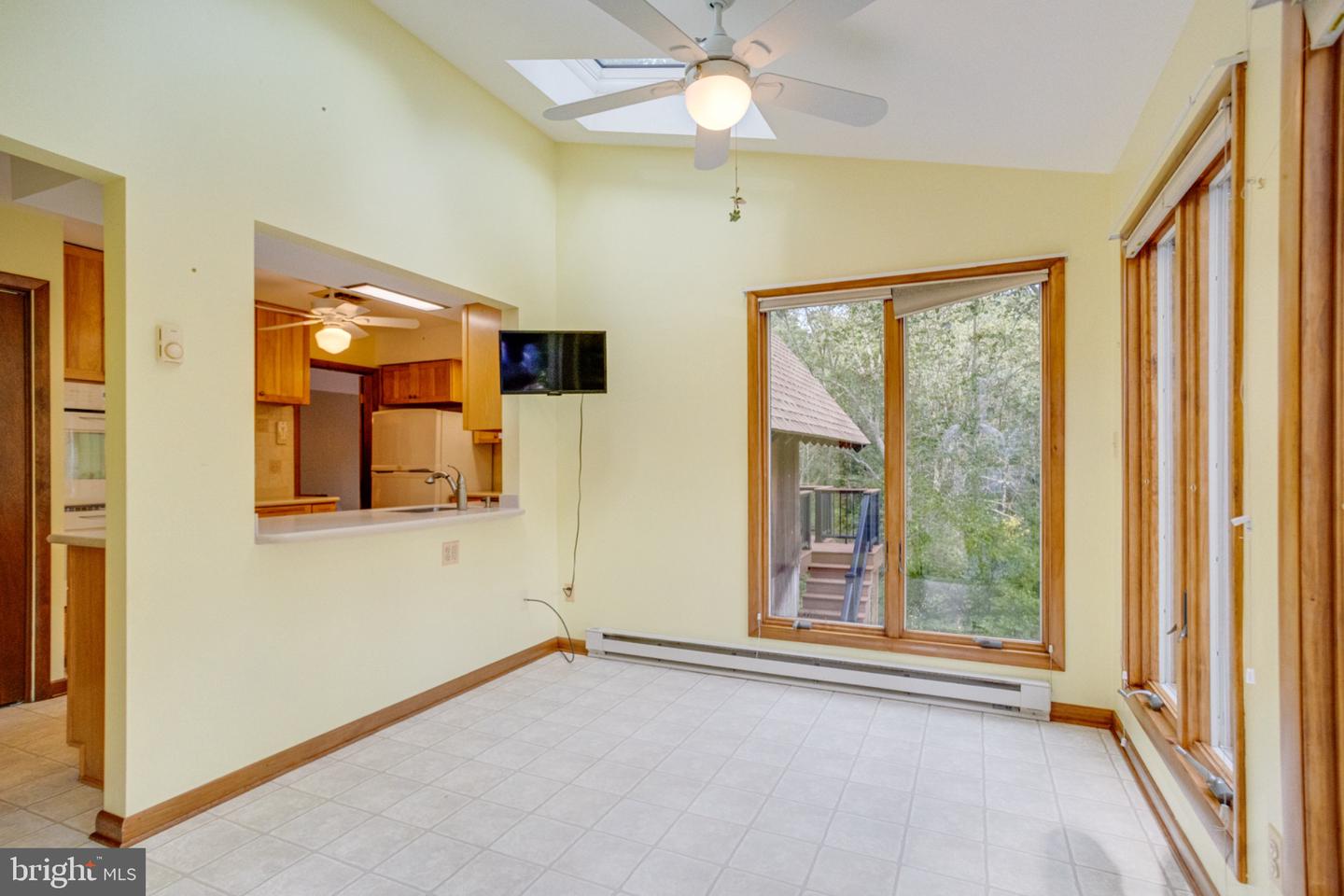 2010 Fallsgrove Way Property Photo 28