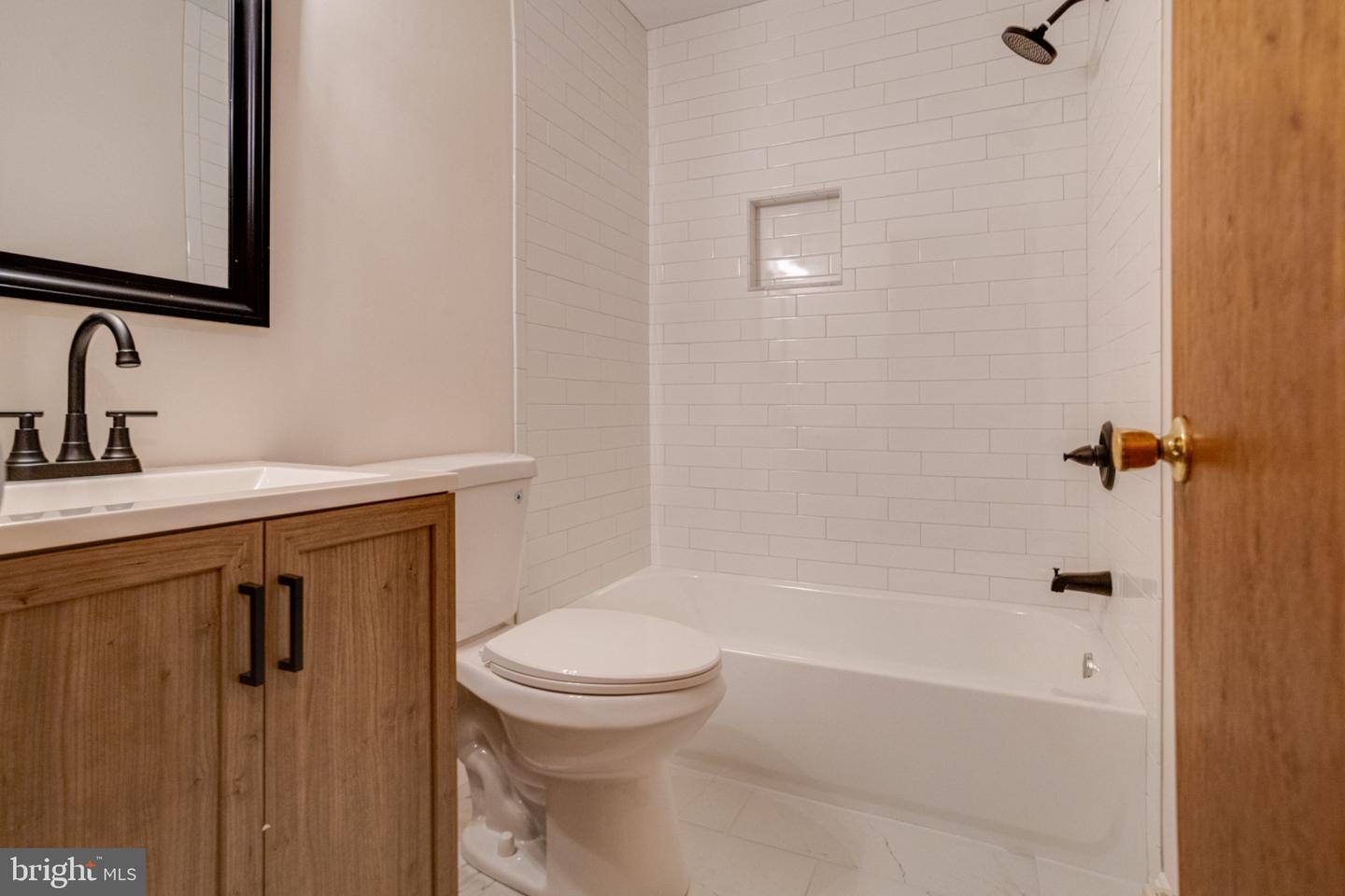2010 Fallsgrove Way Property Photo 47