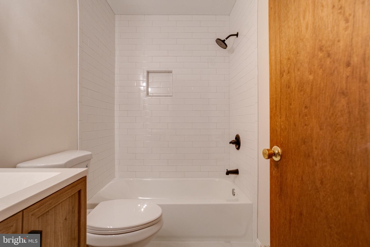 2010 Fallsgrove Way Property Photo 48