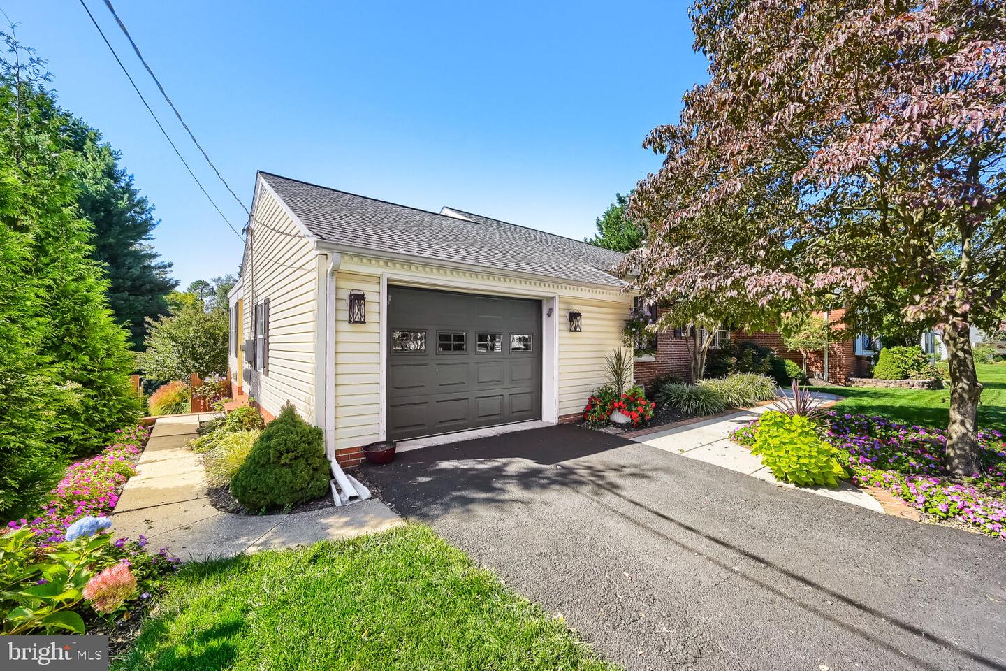 644 Old Orchard Rd Property Photo 4