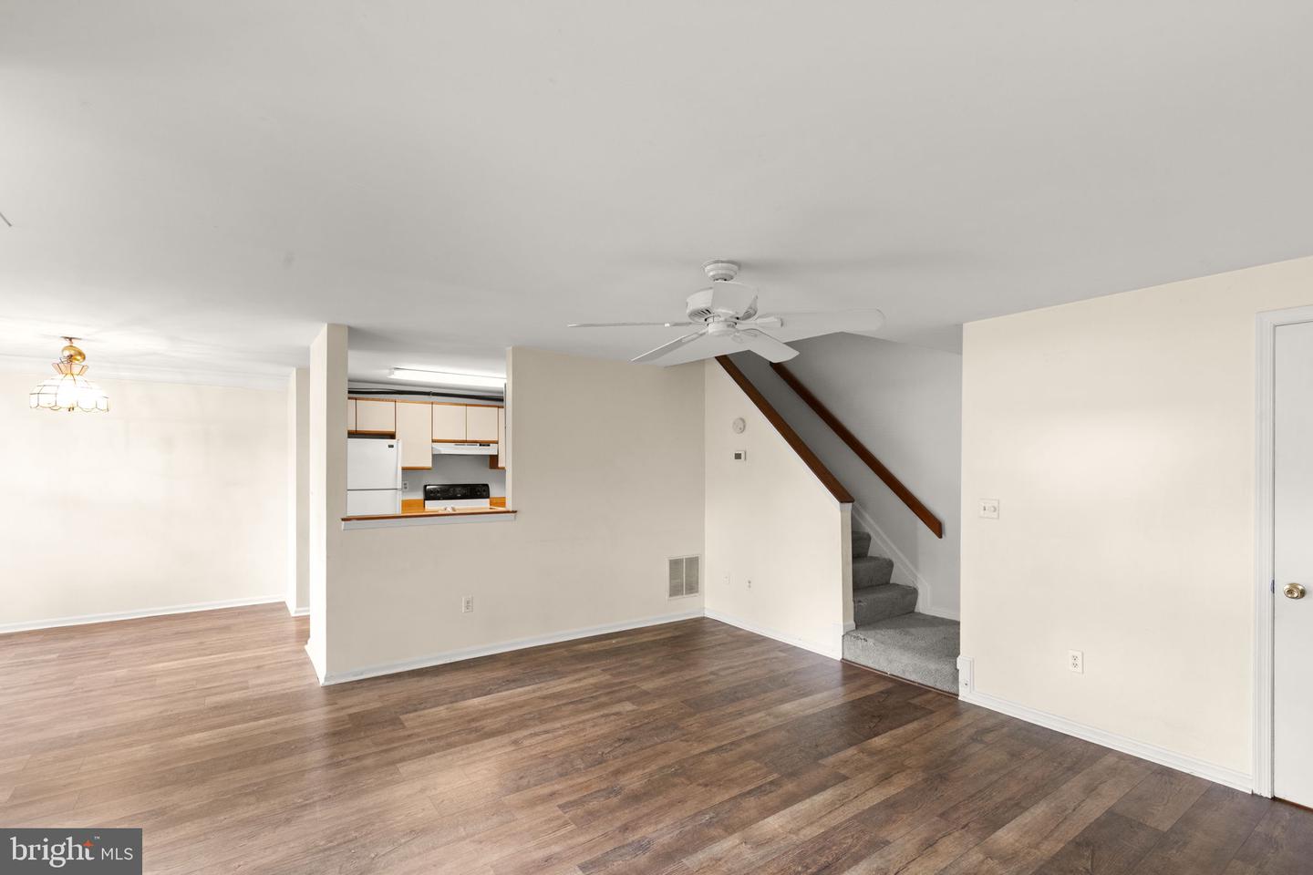 1209 Liberty Sq #11 Property Photo 5