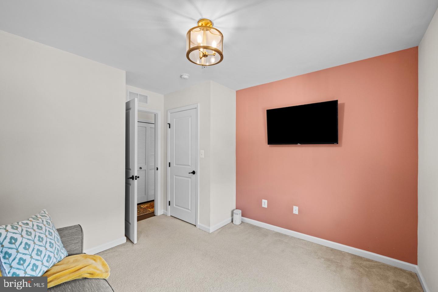 1305 Dickinson Ct Property Photo 26