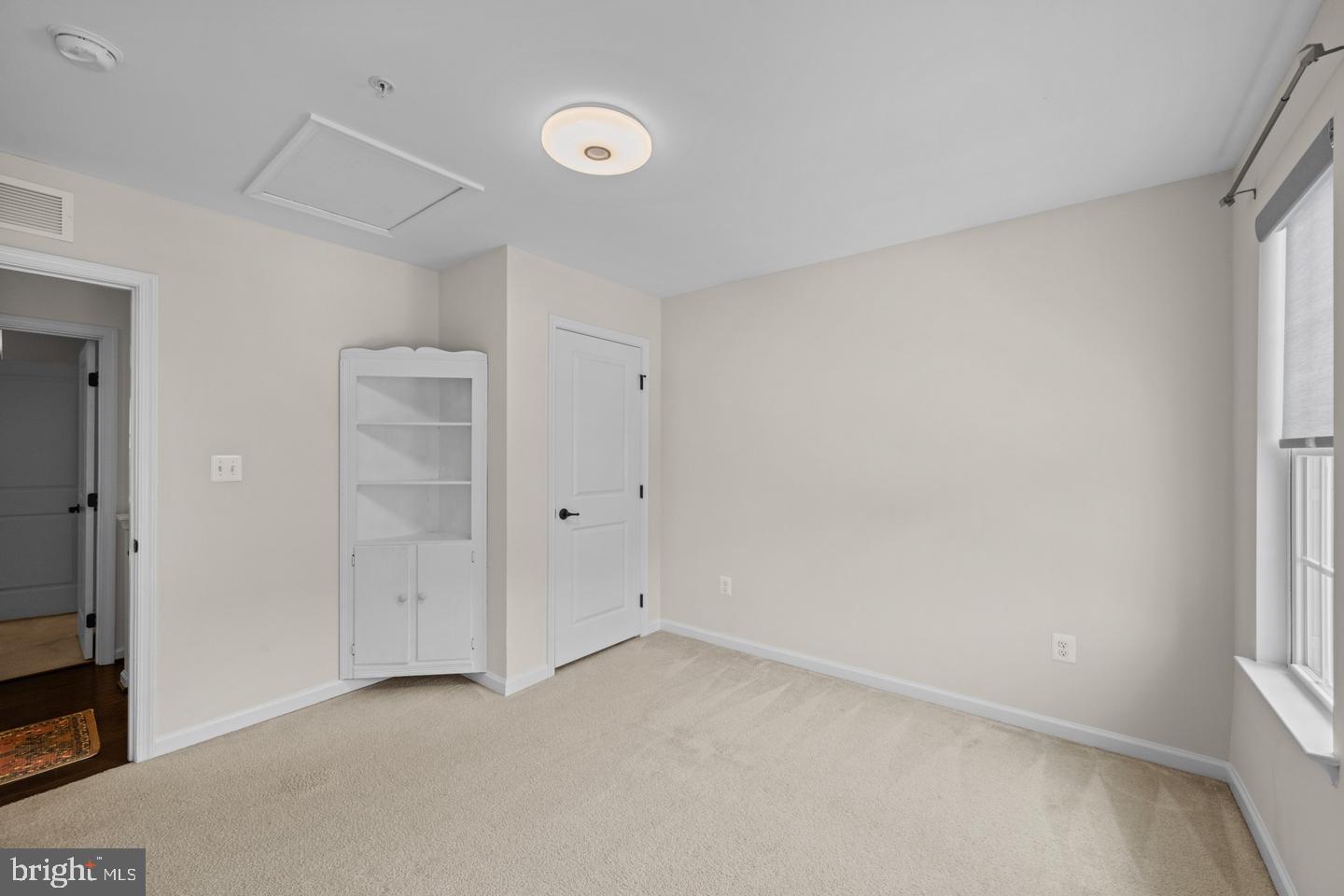 1305 Dickinson Ct Property Photo 29