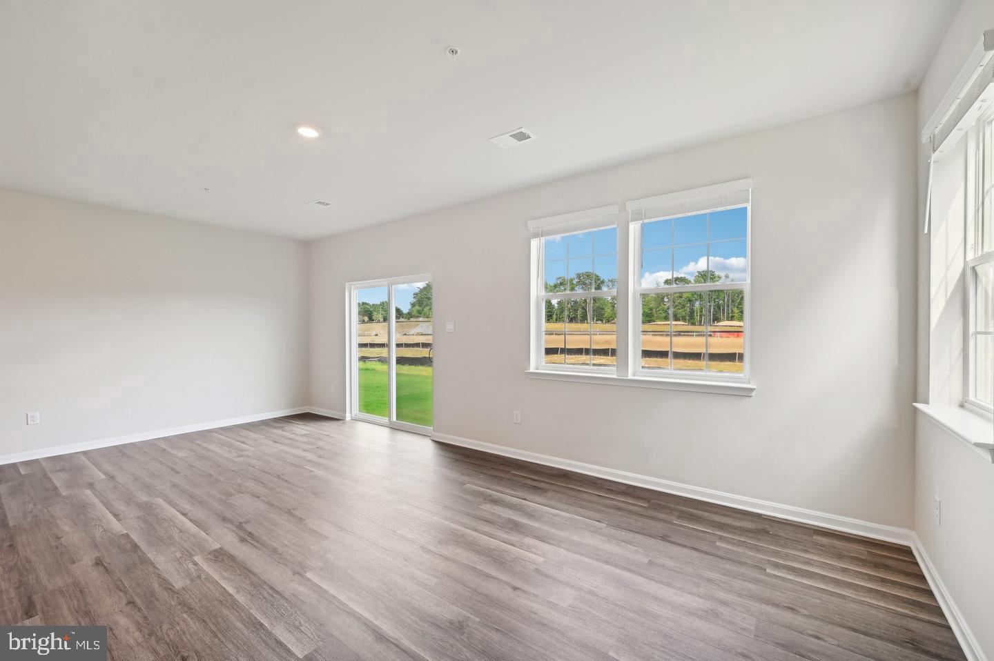 710 Beadilly Way Property Photo 16