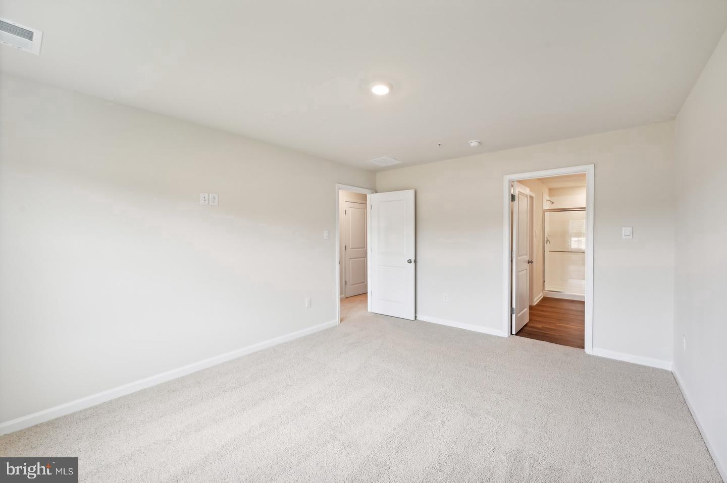 710 Beadilly Way Property Photo 32