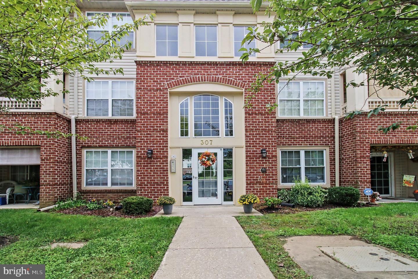 307 Tall Pines Ct #l Property Photo 1