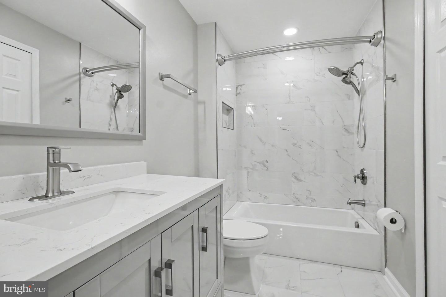 307 Tall Pines Ct #l Property Photo 18
