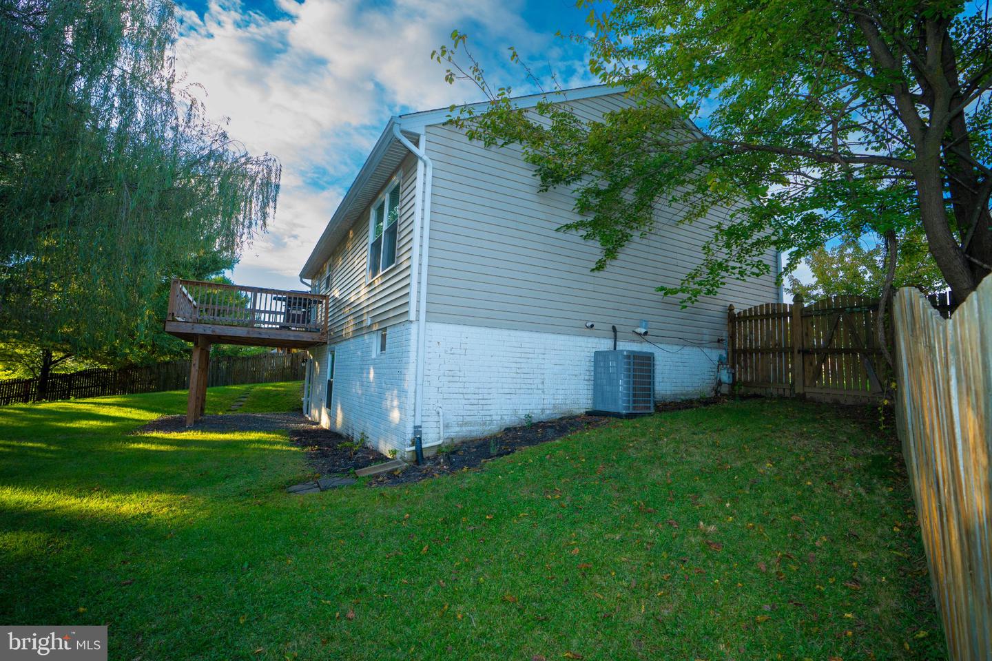 830 Woodmont Ct Property Photo 19